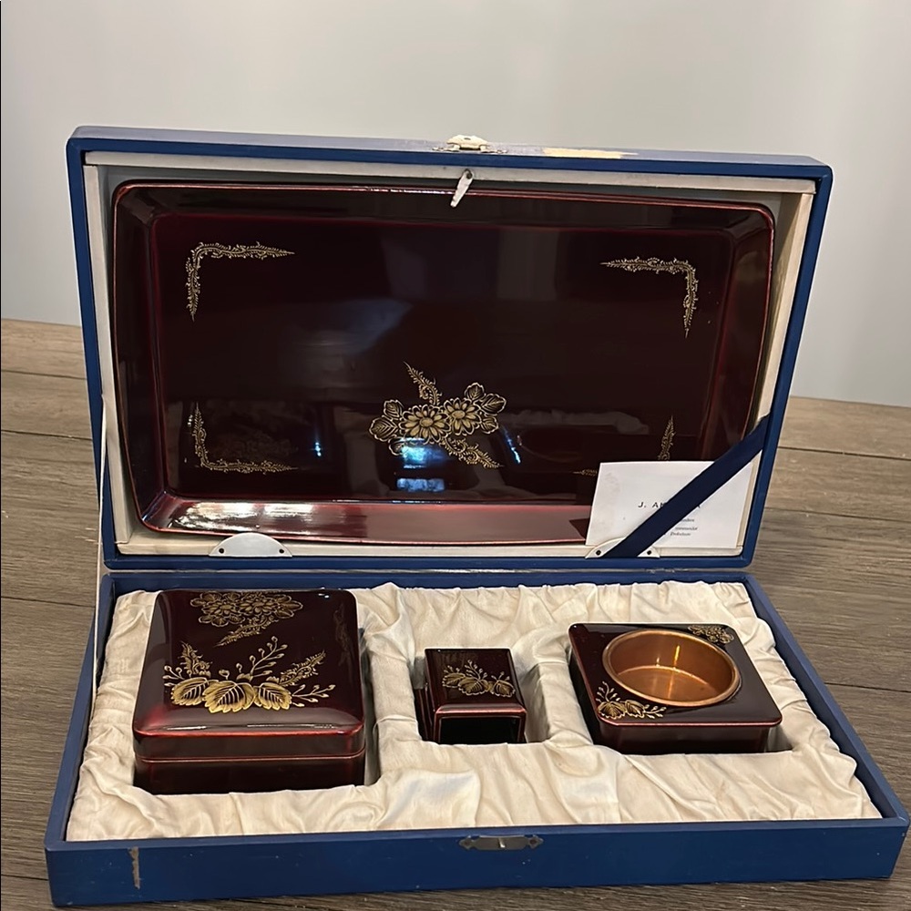 Vintage Elegant Lacquerware Set in presentation box Japan Lacquer smoking set
